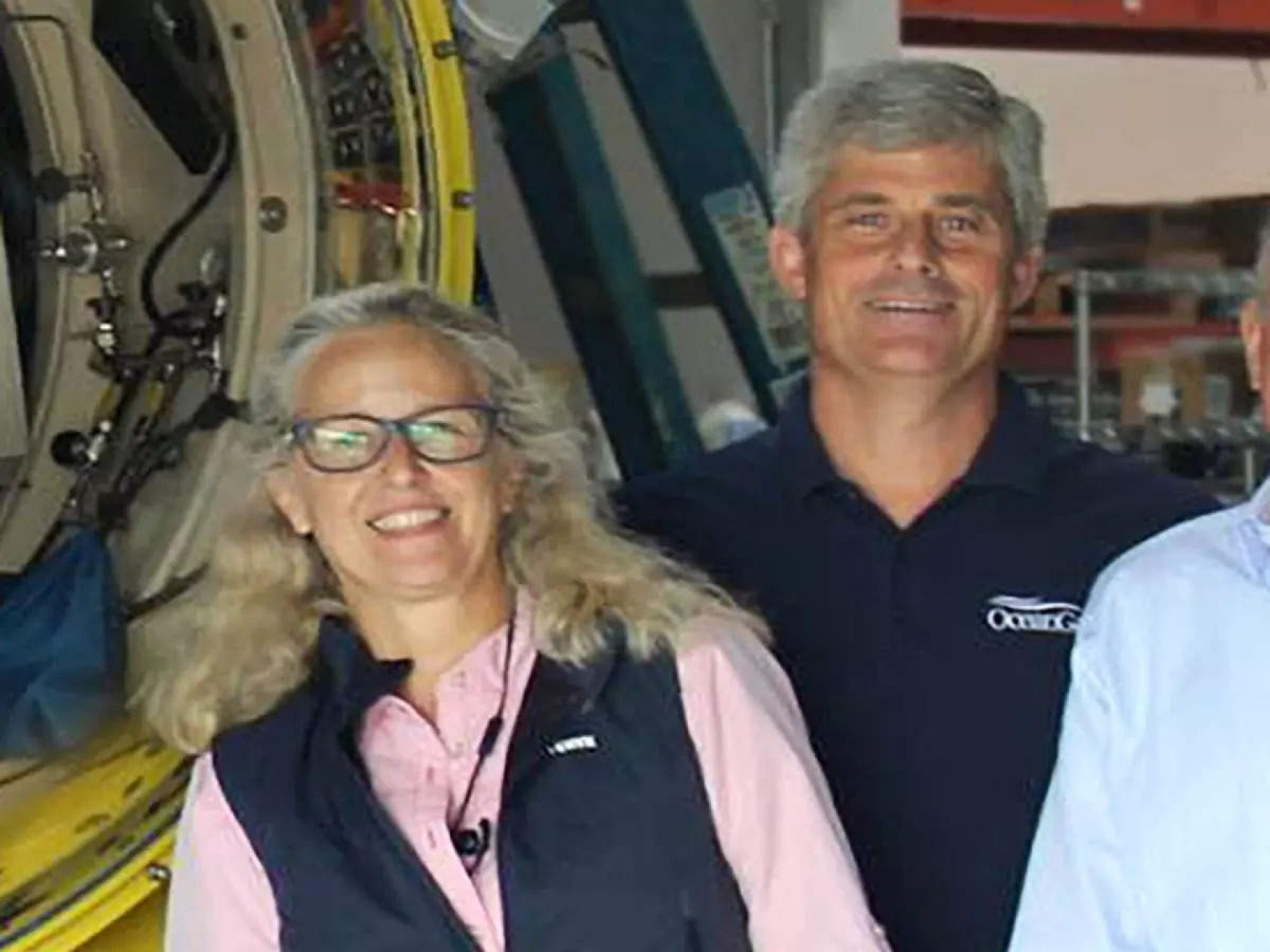 Wendy Rush ao lado de Stockton Rush, piloto do submarino que desapareceu - Reprodução