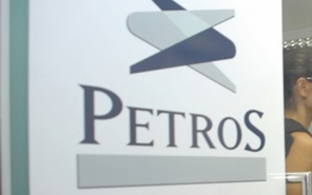 Categoria quer que a Petrobras pague R$ 20 bilh&otilde;es ao Petros
