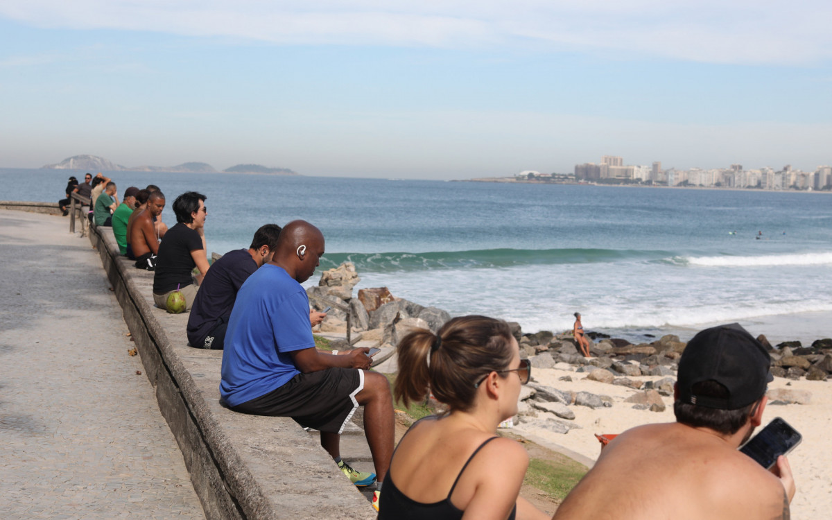 Temperatura deve cair ao longo da noite na cidade do Rio