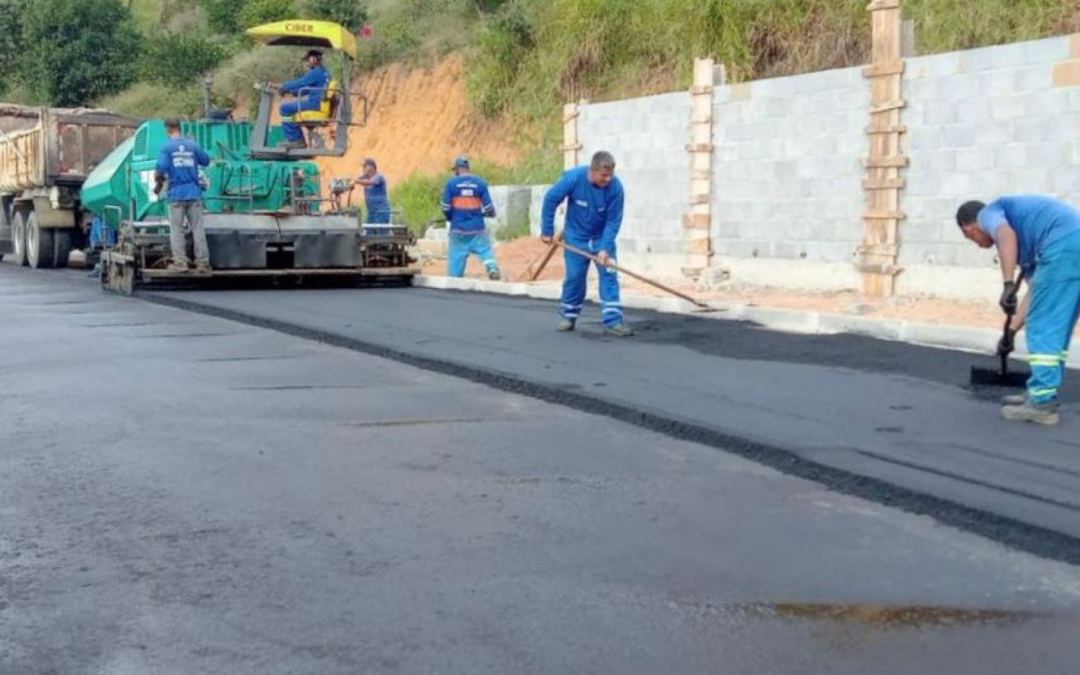 Prefeitura de Caxias prossegue com construção de via em Xerém - Divulgação