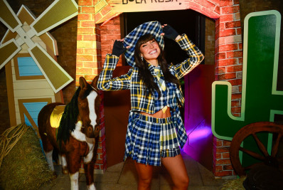 Bianca Andrade reúne famosos em festa junina em sua nova mansão