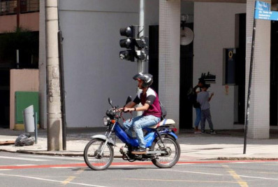 Regras para uso de ciclomotores e bicicletas elétricas são atualizadas pelo Contran