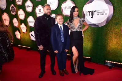 Leilão beneficente de Neymar tem o maior climão