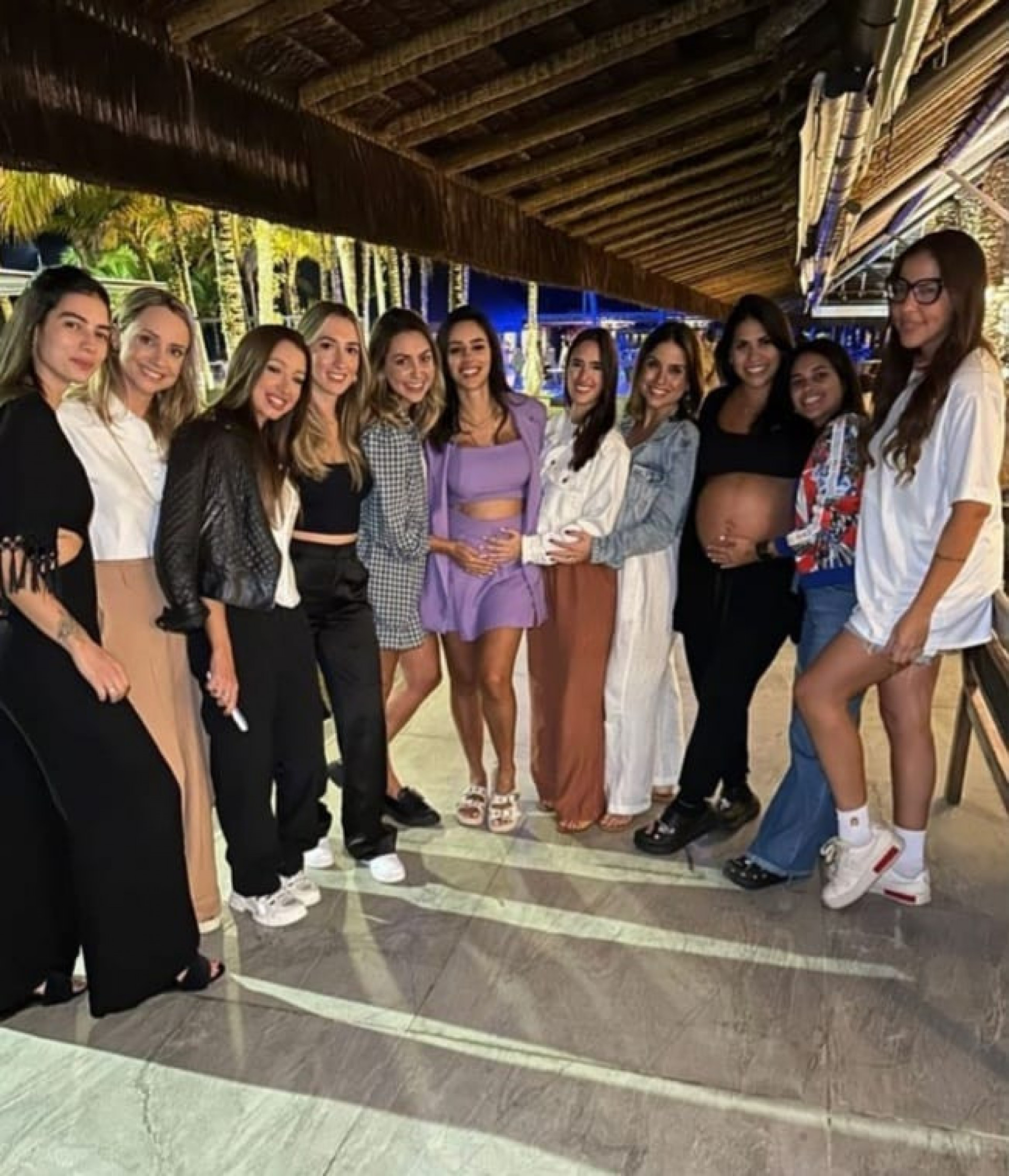 Bruna Biancardi reuniu amigas para ch&aacute; revela&ccedil;&atilde;o de filho com Neymar  - Reprodu&ccedil;&atilde;o/Instagram