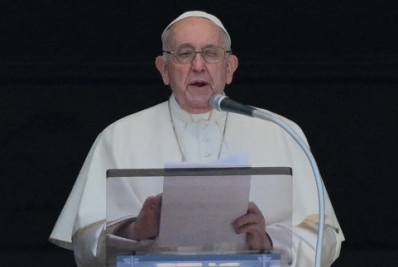 Papa Francisco convida líder católico que defende direitos LGBT+ para Sínodo dos Bispos