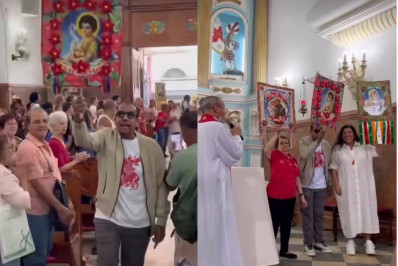Regina Casé e Jorge Ben Jor celebram São João em igreja no Centro do Rio