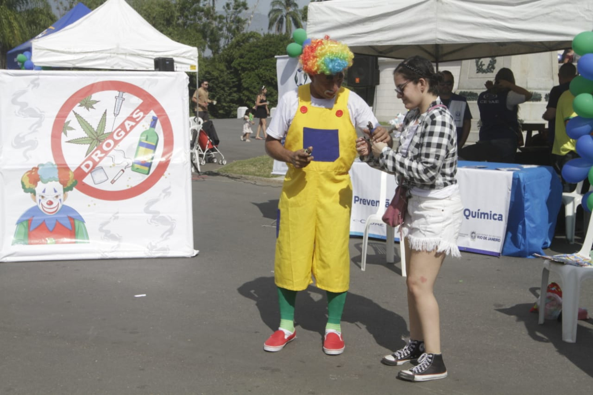 Ação de prevenção ao uso abusivo de álcool e drogas - Marcos Porto/Agência O Dia