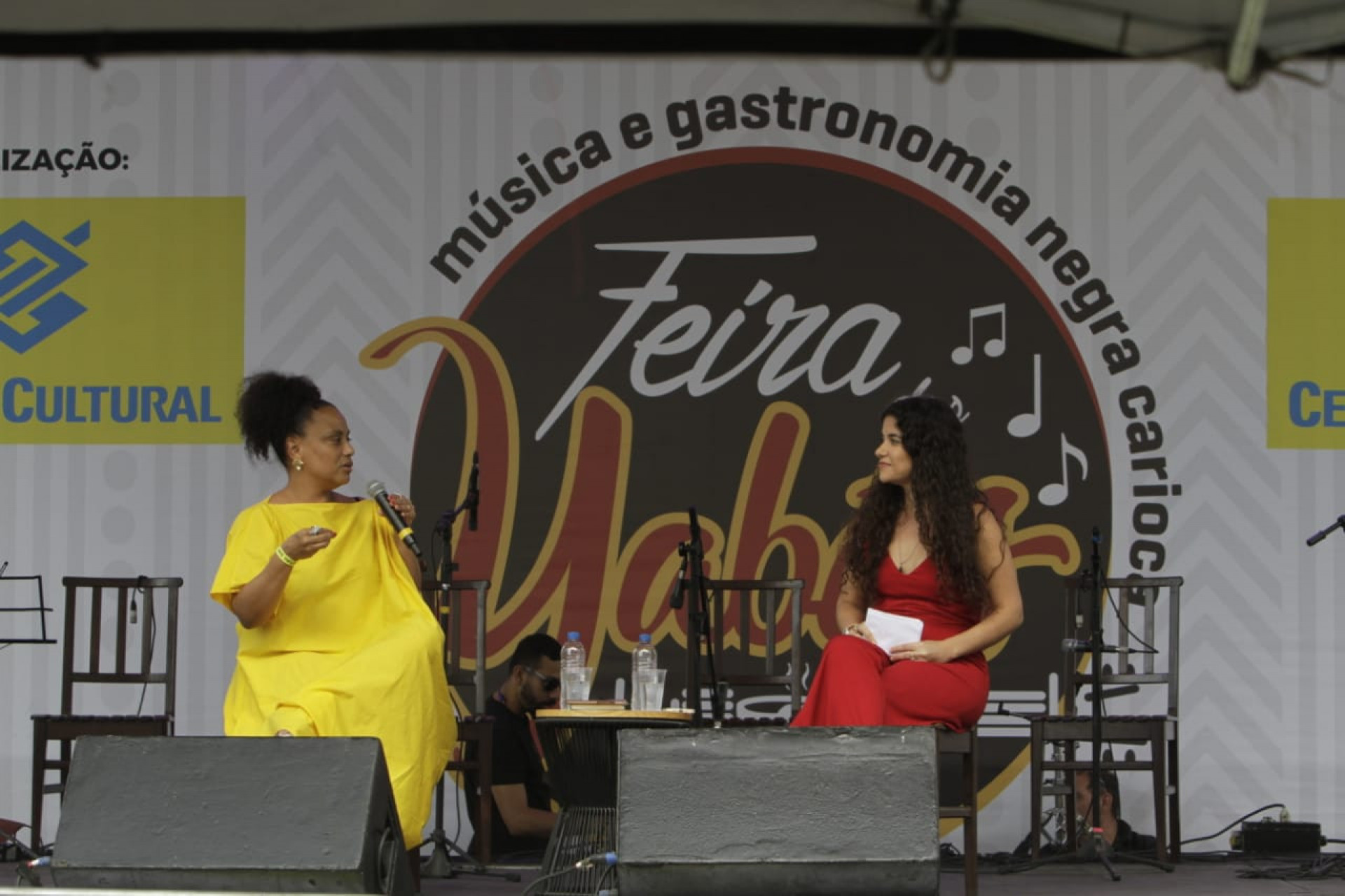 Jornalista Flávia Oliveira, da GloboNews, durante bate-papo sobre tradição e ancestralidade - Marcos Porto / Agência O Dia