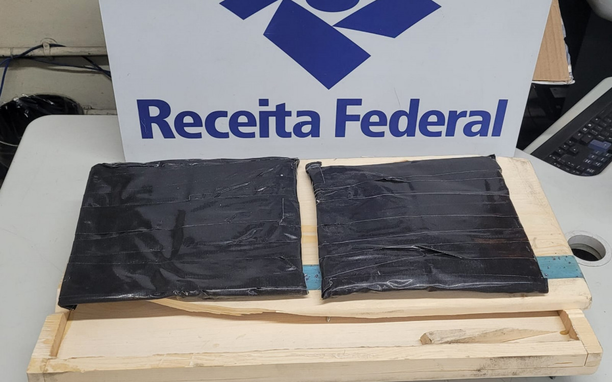 Mais de R$ 179 mil em haxixe foram apreendidos no Gale&atilde;o