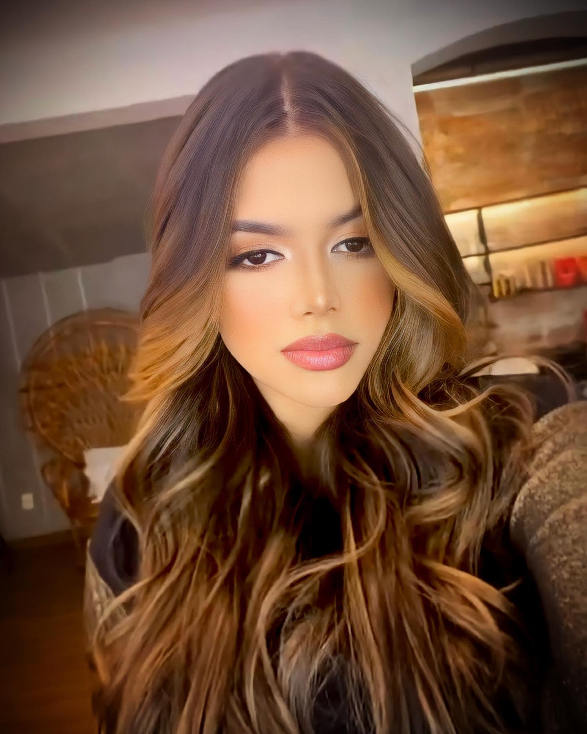 Brisa Star, 15 anos, é conhecida como 'Fadinha do Piseiro'