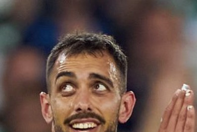 Contra homofobia, atacante espanhol promove reflexão: 'Te agridem por ser heterossexual?'