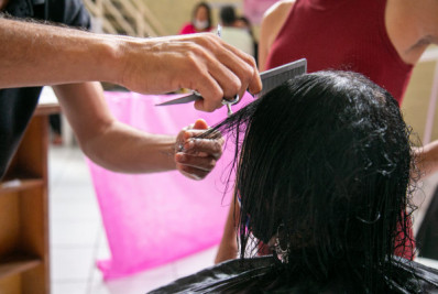 Espaço da Mulher Mesquitense está com inscrições abertas para turmas de cabeleireira e barbeira