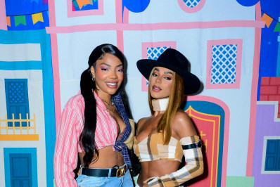 Vestida a caráter, Ludmilla se diverte em festa junina organizada pela mãe