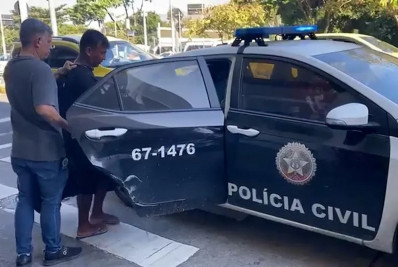 Deam Belford Roxo prende homem que ameaçou ex-companheira ao desembarcar no Santos Dumont