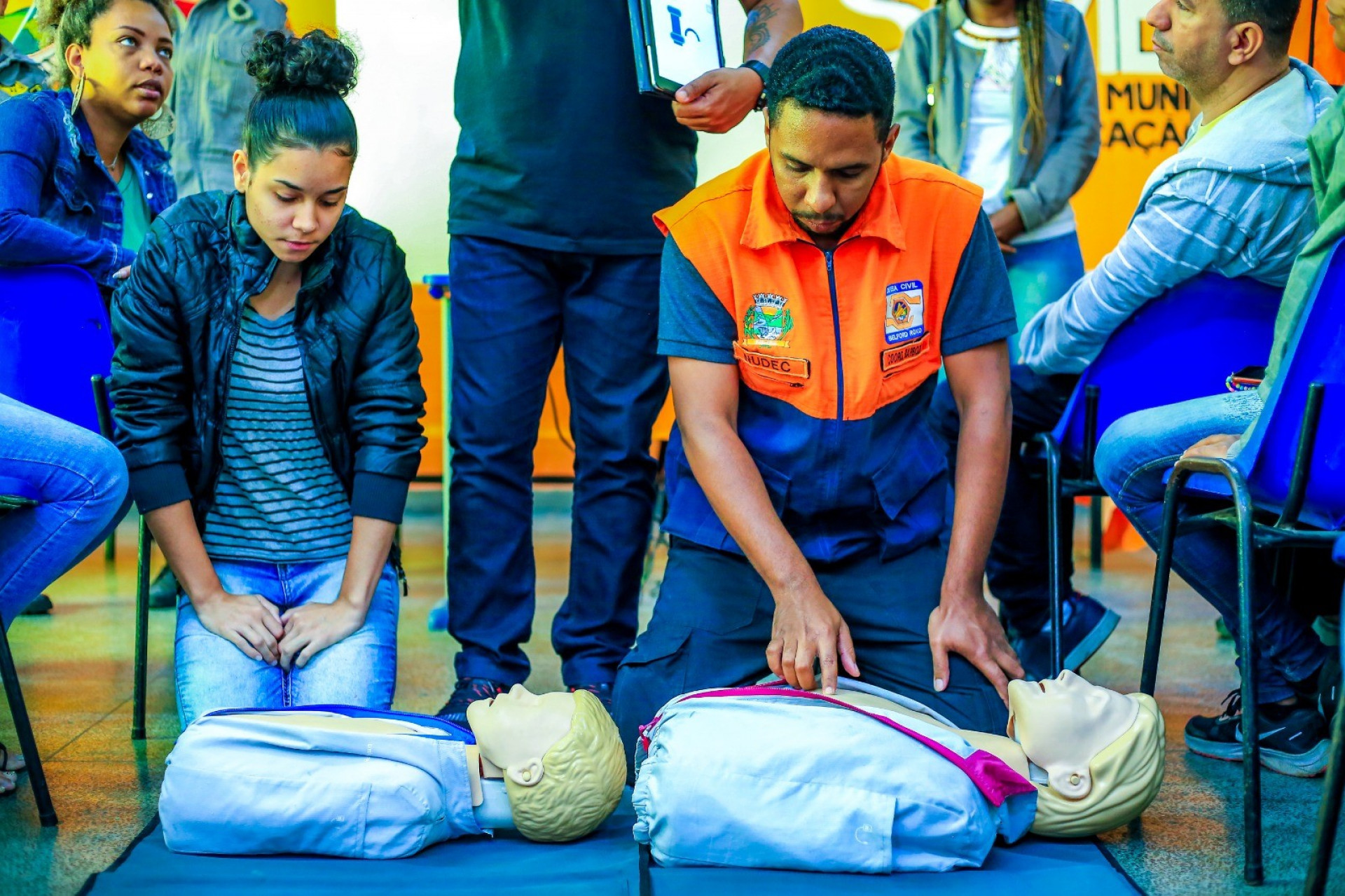 O treinamento nas escolas tornou-se obrigat&oacute;rio atrav&eacute;s da Lei 13.722 de 2018 (Lei Lucas) em unidades de ensino p&uacute;blico e privado de educa&ccedil;&atilde;o b&aacute;sica - Rafael Barreto / PMBR