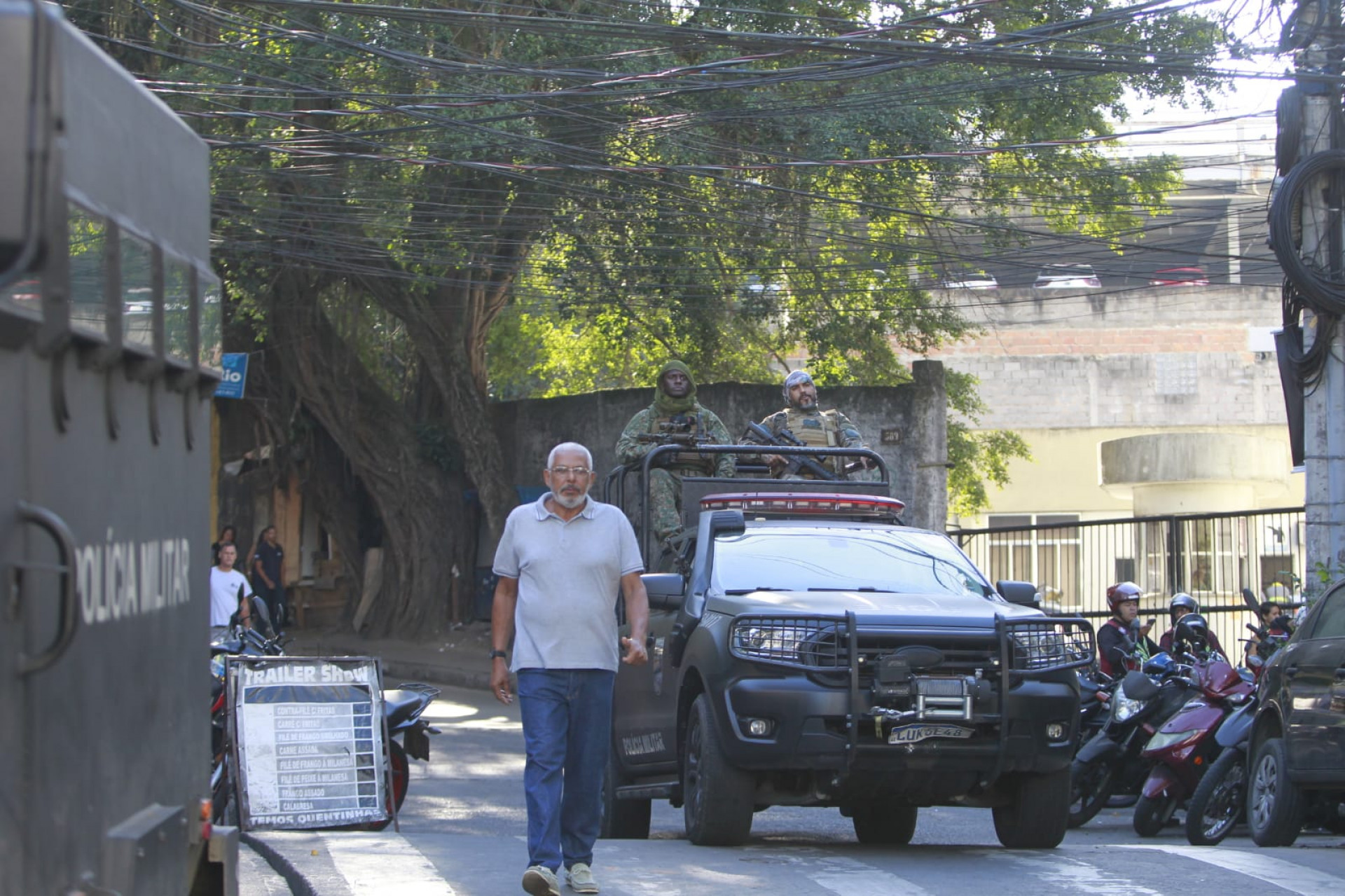 PM atua da favela da Rocinha na manhã desta segunda-feira - Reginaldo Pimenta/Agência O Dia