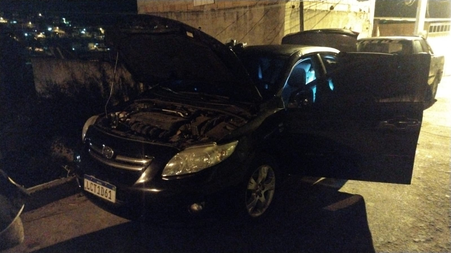 Policiais verificaram que o ve&iacute;culo era roubado, e a placa pertencia a outro ve&iacute;culo, um Gol branco