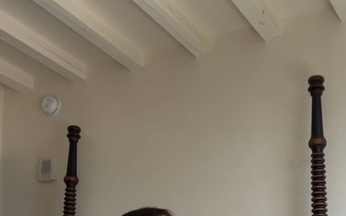 Alessandra Negrini sensualiza em Nova York