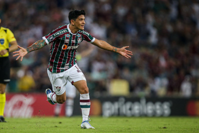 Cano iguala Doval como terceiro maior artilheiro estrangeiro do Fluminense