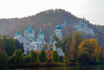 Cidade de Sviatoguirsk, na Ucrânia, se prepara para o turismo após ter sido libertada