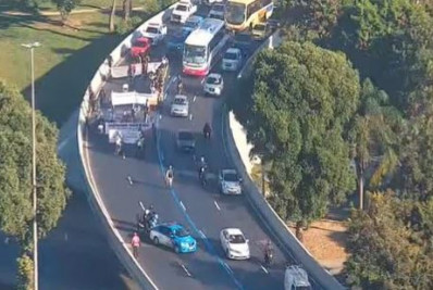 Profissionais de educação realizam novo protesto no Centro do Rio