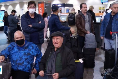 Avião com músicos e técnicos de Roberto Carlos faz pouso após acidente com pássaro; saiba mais