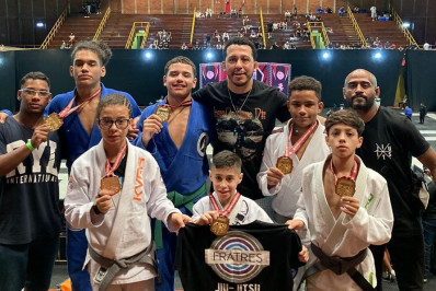 Faixa-preta da Fratres JJ destaca projetos sociais e apoio da equipe 