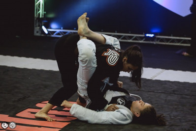 Com lutas de alto nível, Brasileiro de Jiu-Jitsu da CBJJE consagra campeões