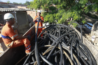 Ação estoura depósito de fios roubados em Manguinhos