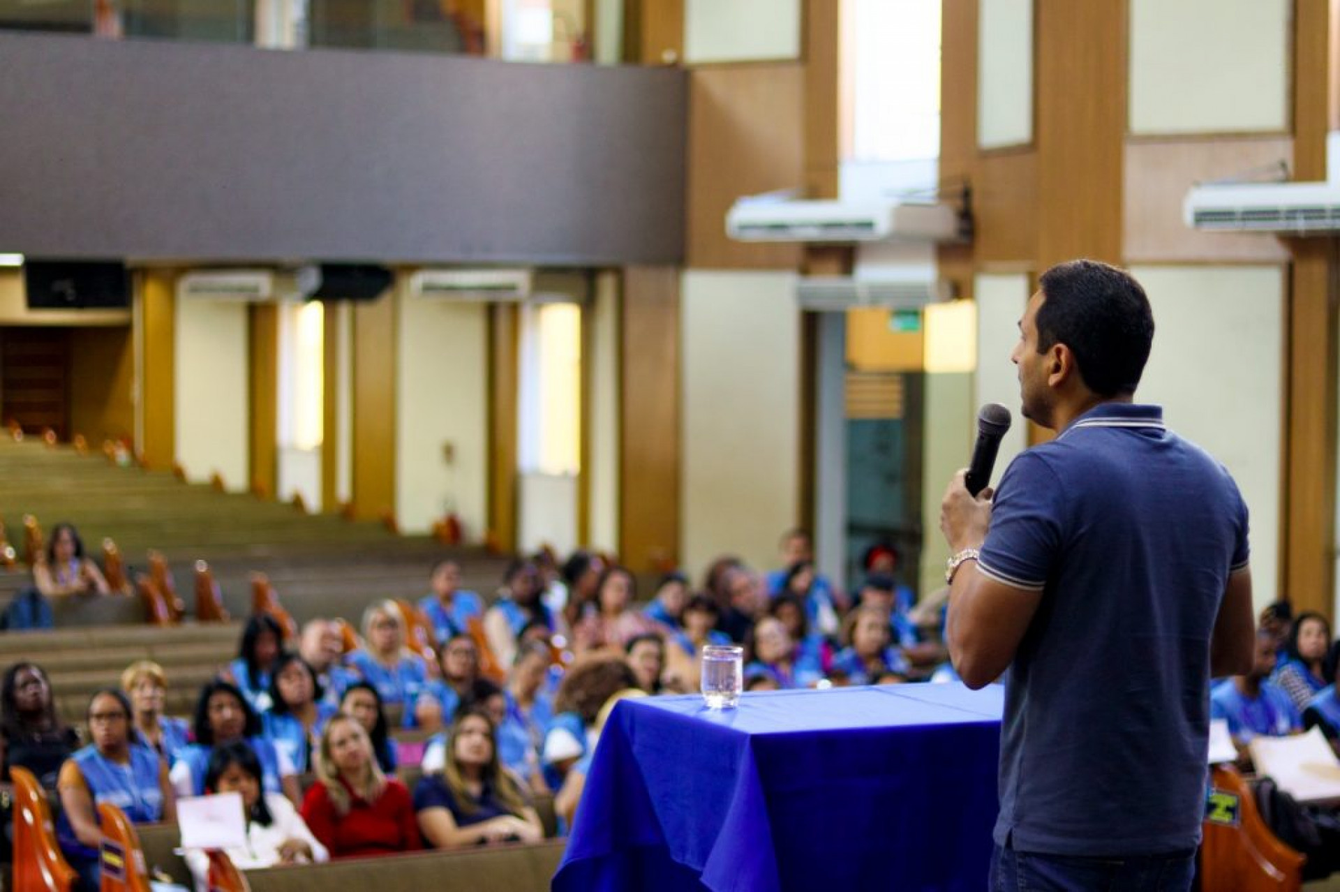 O prefeito Abra&atilde;ozinho esteve presente na entrega dos certificados - Divulga&ccedil;&atilde;o / PMN