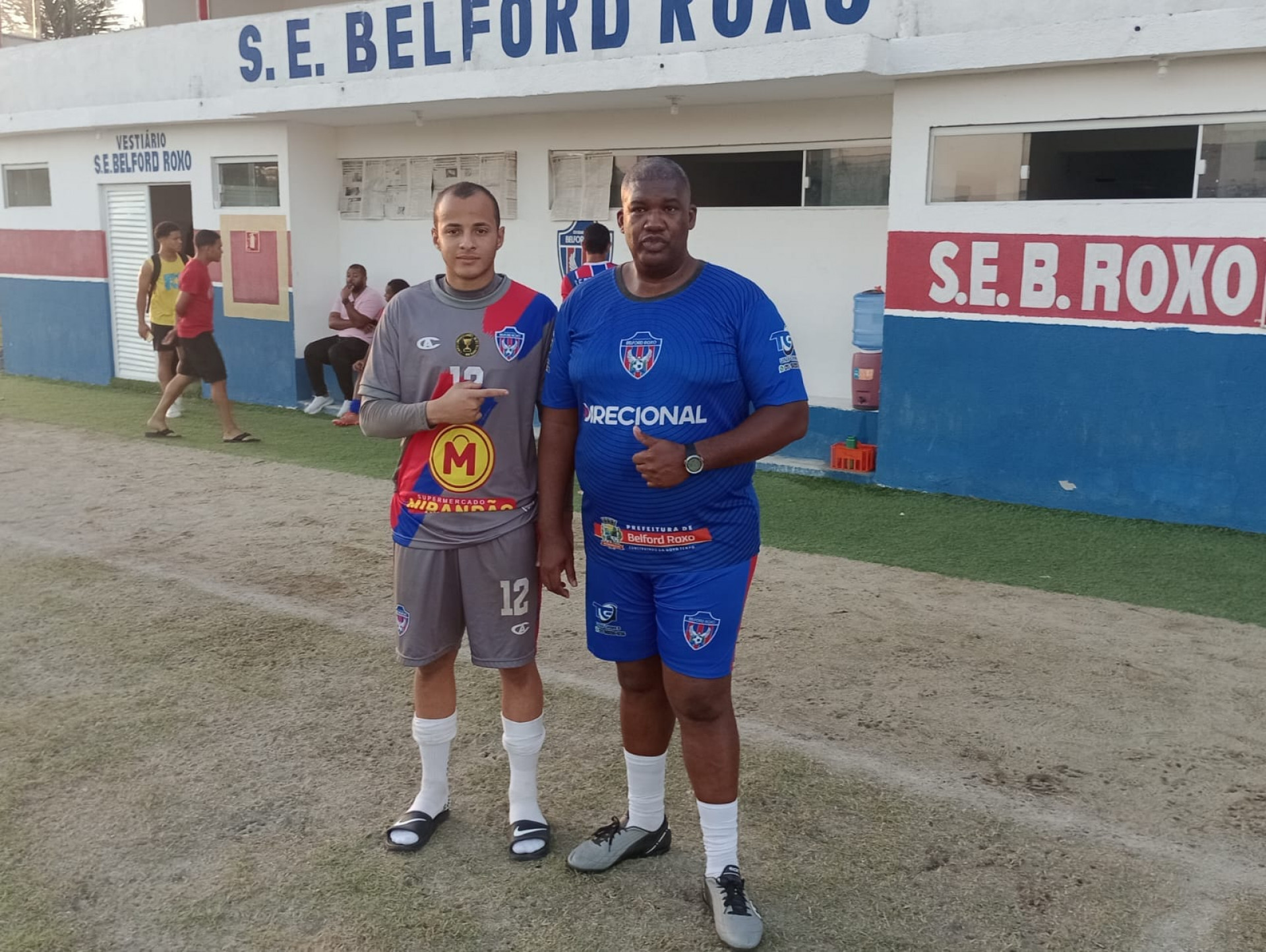 O treinador de goleiros Robson Souza com o goleiro titular do Sub 20 , Davi Miguel - Divulga&ccedil;&atilde;o / Wandre Silva