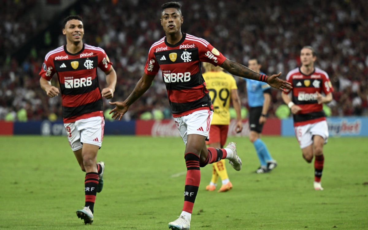 FBL-LIBERTADORES-FLAMENGO-AUCAS
O atacante do Flamengo, Bruno Henrique, comemora após marcar durante a partida de volta da fase de grupos da Copa Libertadores entre o Flamengo do Brasil e o Aucas do Equador no estádio do Maracanã, no Rio de Janeiro, Brasil, em 28 de junho de 2023.
