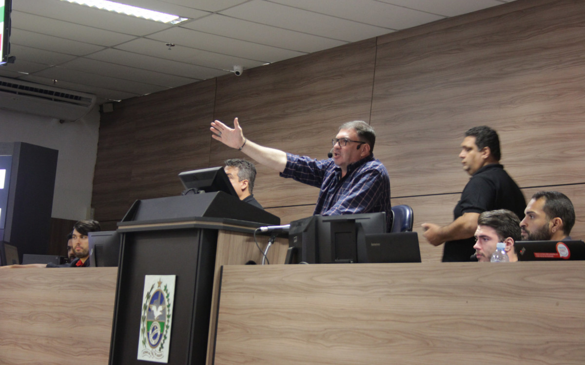 Leiloeiro Rogério Menezes dá dicas para não cair no golpe de leilões falsos na internet - Elienai Pedrosa