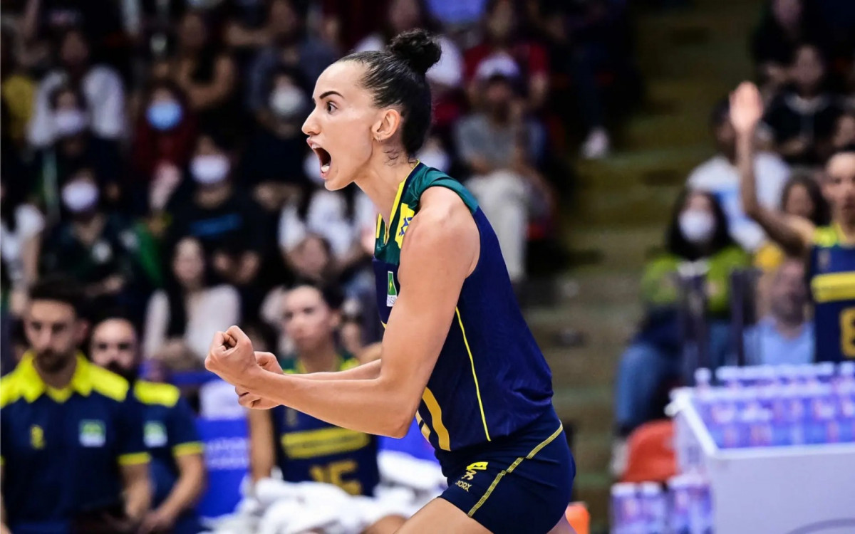 Em jogo eletrizante, Brasil vence Itália no tie-break e sobe na