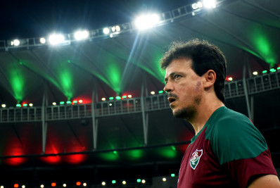 Diniz minimiza vaias de torcedores e explica opção por Lima: 'Tem jogado bem'