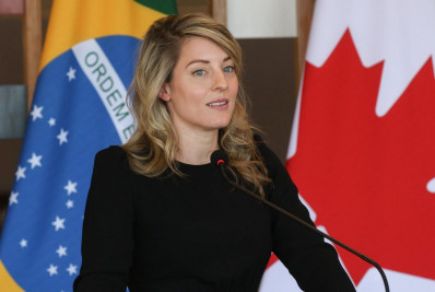 Lula recebe chanceler canadense Mélanie Joly no Planalto