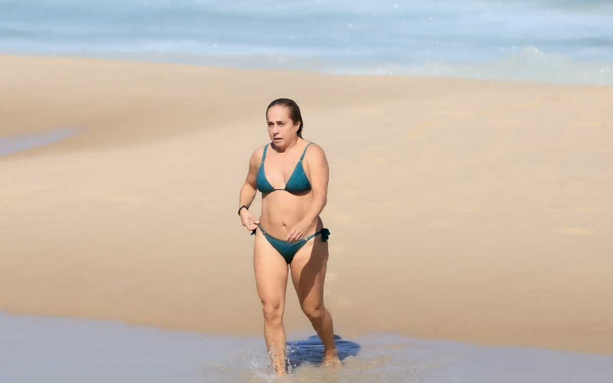Cissa Guimarães na Praia de Ipanema, nesta quarta-feira