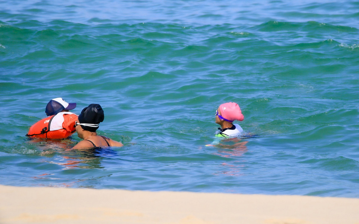 Taís Araújo vai à Praia de Ipanema, na Zona Sul do Rio, nesta quinta-feira