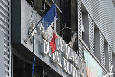 Na França, cidade impõe toque de recolher por tumultos após morte de adolescente pela polícia