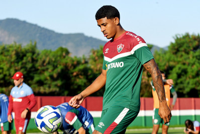 Fluminense avalia possibilidade de transferência de John Kennedy