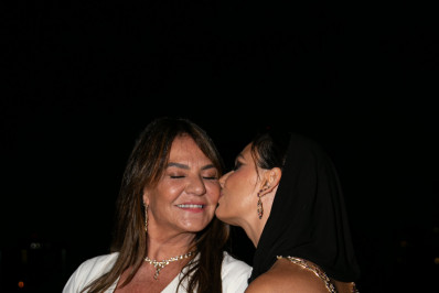 Mãe de Isis Valverde posta reflexão sobre término após ataques etaristas: 'Tempestade'