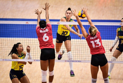 Seleção feminina de vôlei oscila muito e perde do Canadá na Liga das Nações