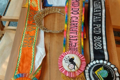 Vídeo: homens furtam faixas de porta-bandeira em estacionamento de shopping na Barra