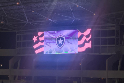 Botafogo inaugura novo telão no Estádio Nilton Santos