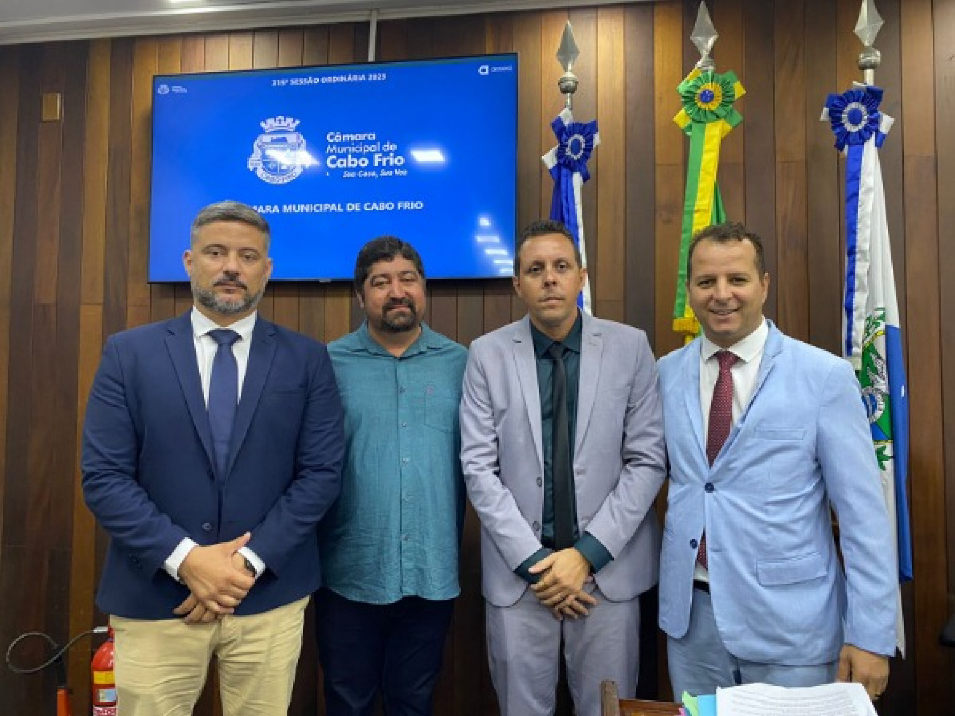 Thiago Vasconcelos (Avante), Lucas (presidente do Avante em Cabo Frio), &Aacute;tila e Douglas Felizardo (Avante) - Renata Cristiane