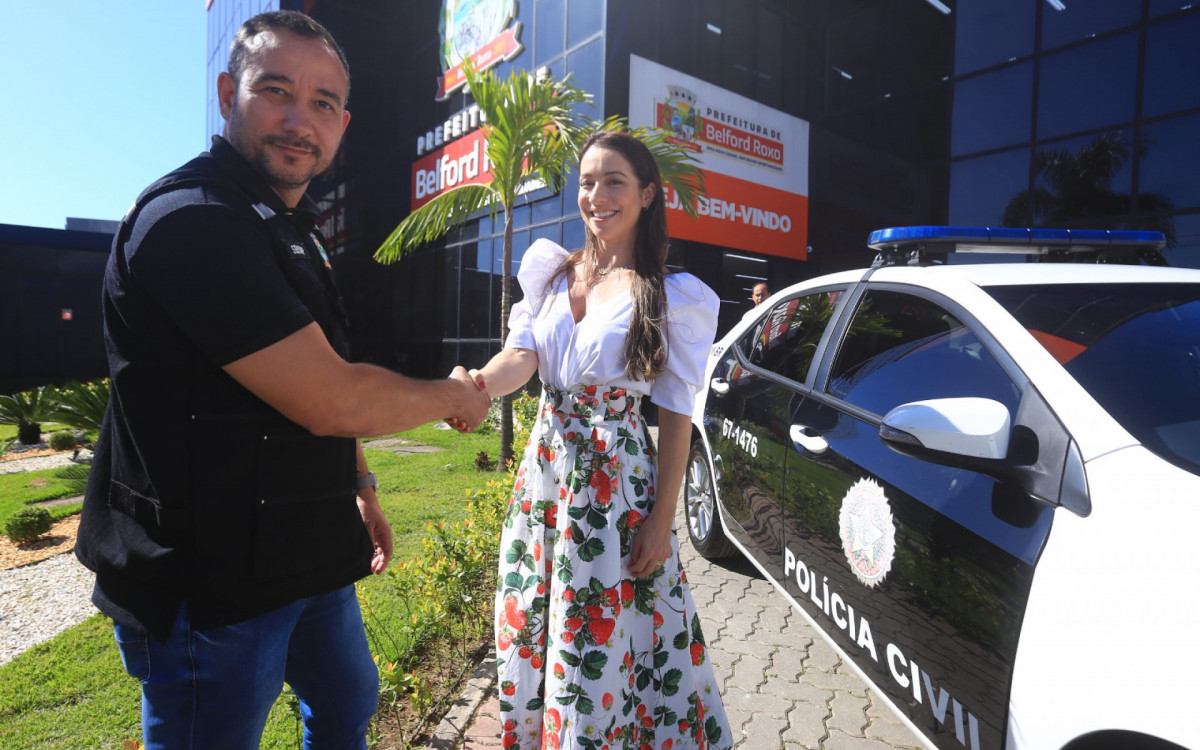 Luciano Arigone e Ana Carla Moura celebram a parceria da Secretaria Municipal de Seguran&ccedil;a P&uacute;blica com a Deam