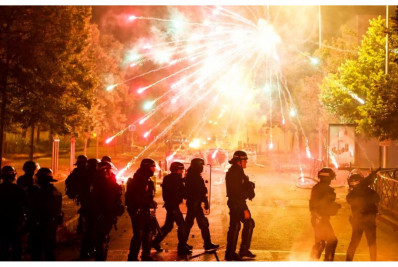 'Atos de violência são inaceitáveis', afirma prefeito francês sobre distúrbios no país