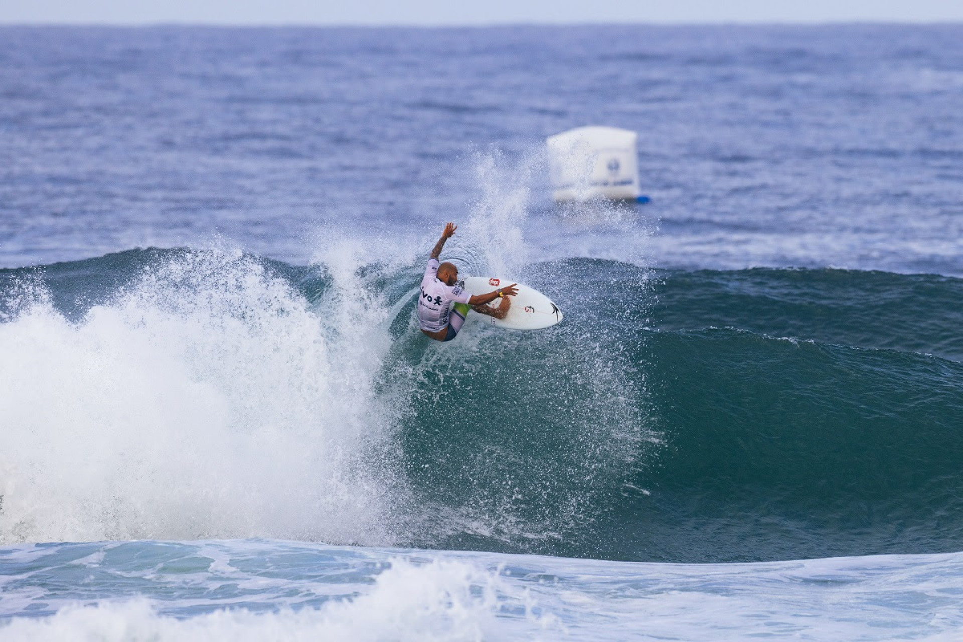 Jadson André derrotou Griffin Colapinto e Filipe Toledo na sexta-feira - WSL/Daniel Smorigo
