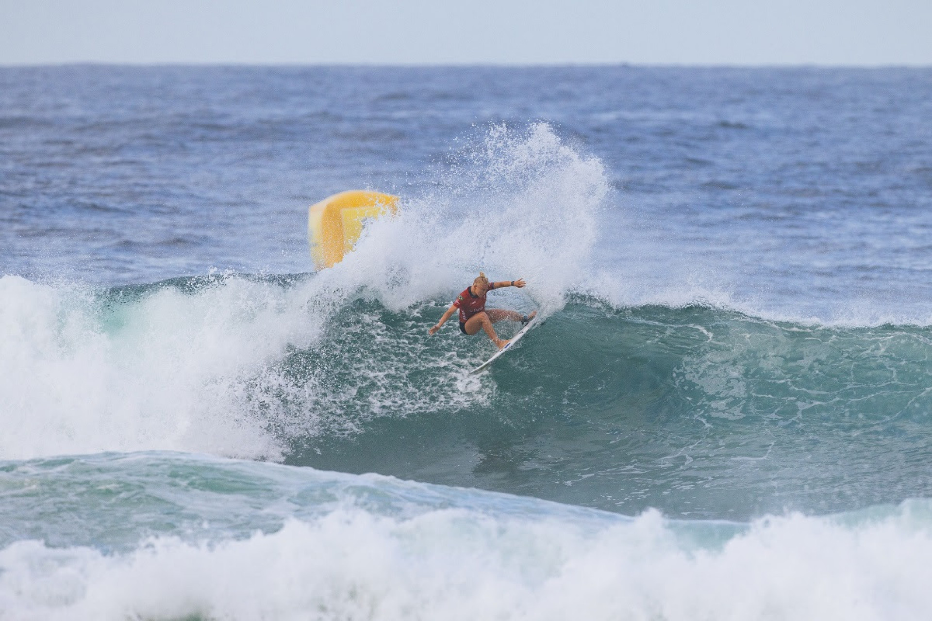 Tatiana Weston-Webb não passou da repescagem e saiu do grupo das top-5 - WSL/Daniel Smorigo