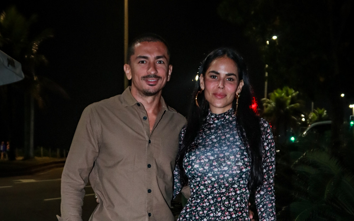 Renan Machado, irm&atilde;o de Anitta, e a namorada, Manuela Giannini